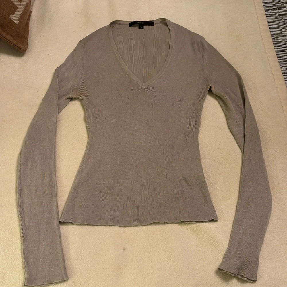 Gucci Small gray silk fitted v neck sweater